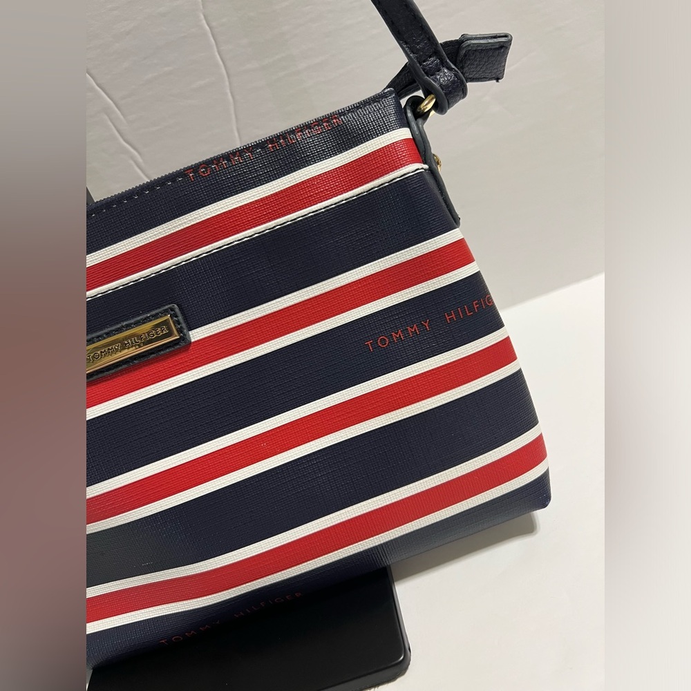 Tommy Hilfiger Vintage Crossbody Bag Y2K